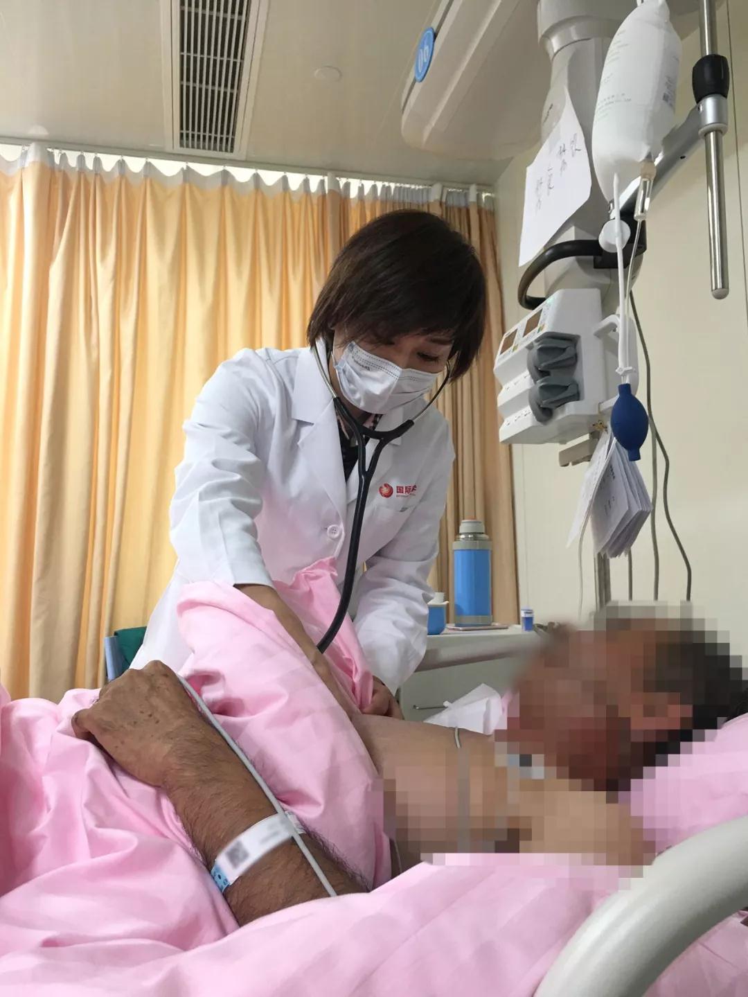 健康时报报道—患者心脏骤停半小时 西安国际医学中心医院上演生死时速