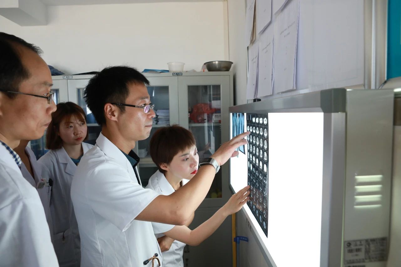 西安国际医学中心医院成功开展首例鞘管引导的经支气管镜冷冻肺活检术GS-TBLC