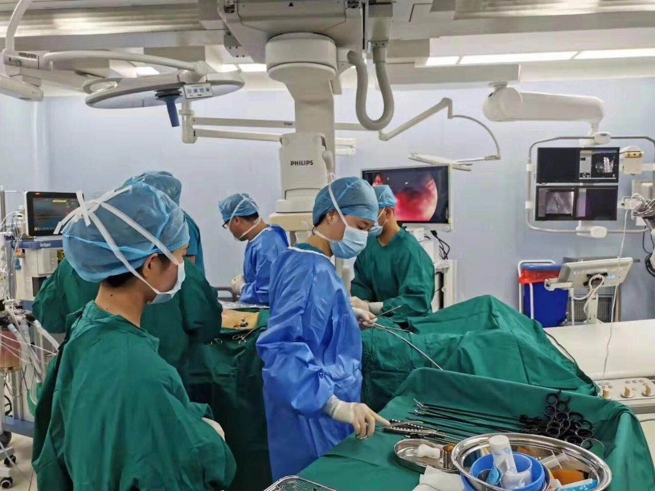 西安国际医学中心成功实施国内首例KT综合征盆腔静脉畸形杂交手术