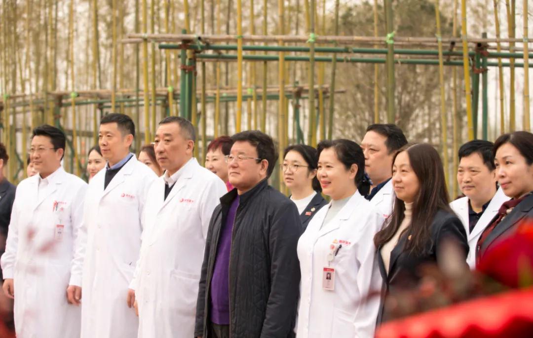 三秦都市报秦闻—西安国际医学中心医院 VIP 健康管理中心开科