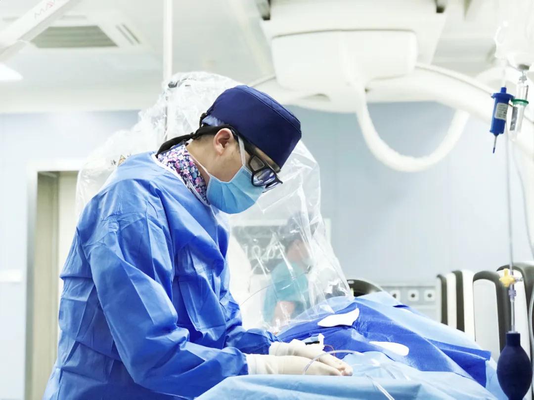化险为夷！脑科医生巧拆颅内“不定时炸弹”