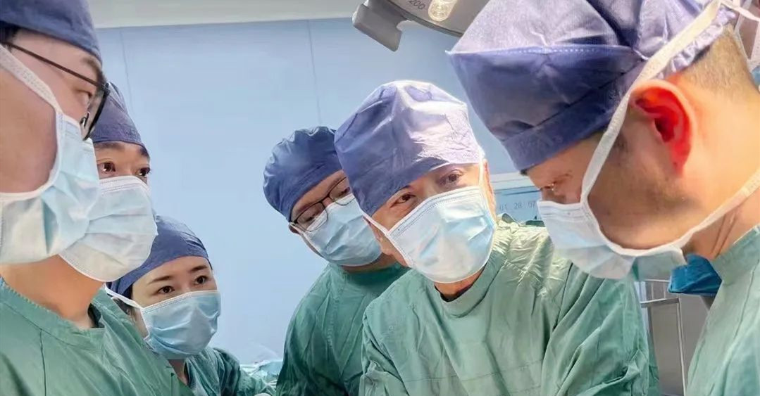 8个月滴水未进 李小飞教授发明专用器械为患者“重建”食管