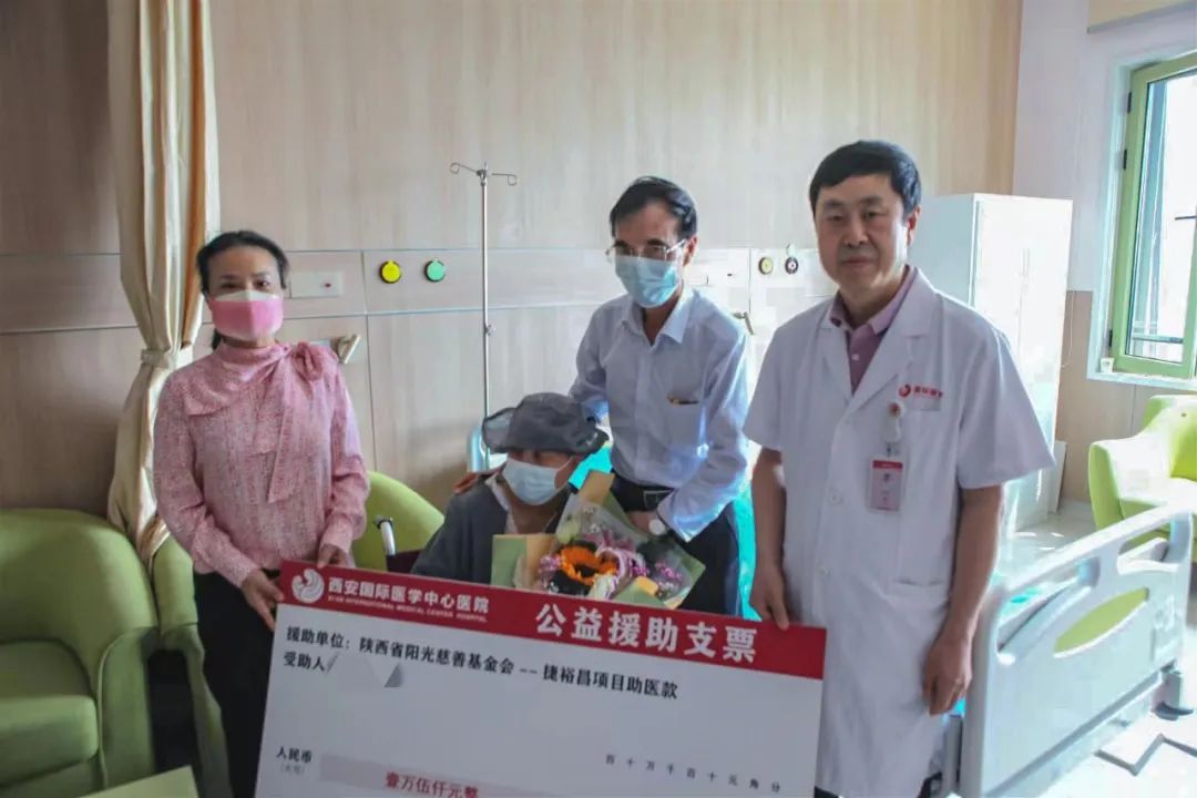 抗疫护士脑疝危急 救治援助诠释大爱