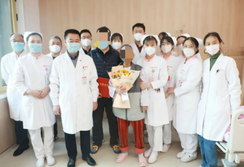 215天守护，2000多页病例， 这位女士终见彩虹